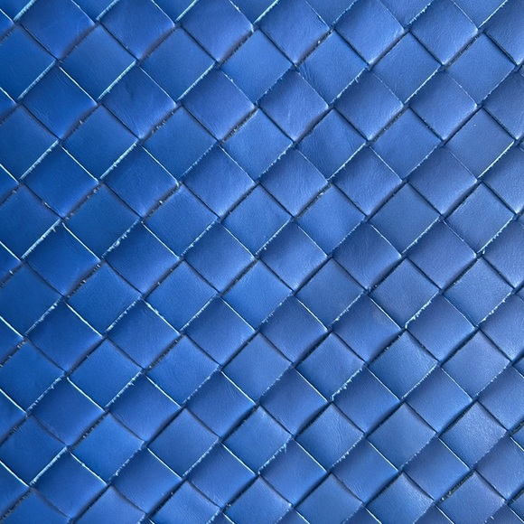 Bottega Veneta Cobalt Blue Intrecciato Zip Clutch - Picture 3 of 12